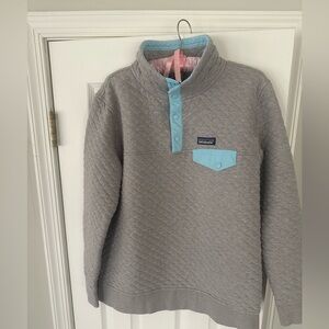 Patagonia Women’s Organic Cotton Quilt Snap Pullover L- Gray, light aqua